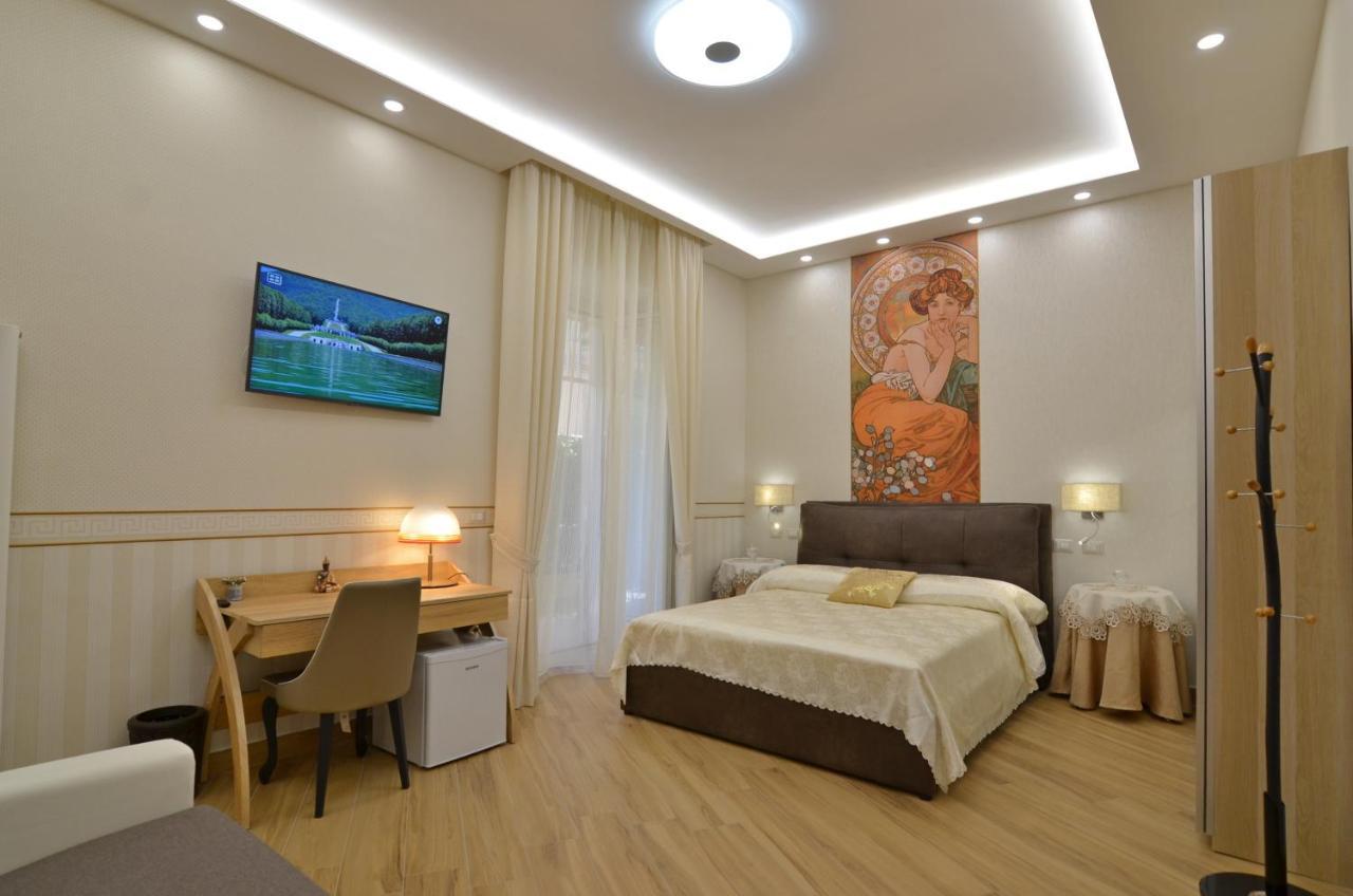 Caserta Deluxe Bis Esterno foto