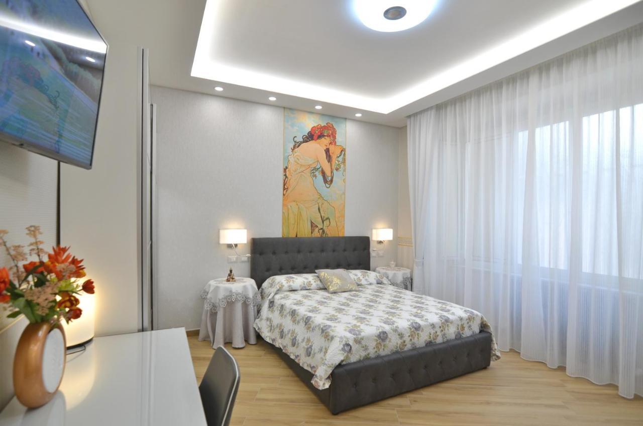 Caserta Deluxe Bis Esterno foto